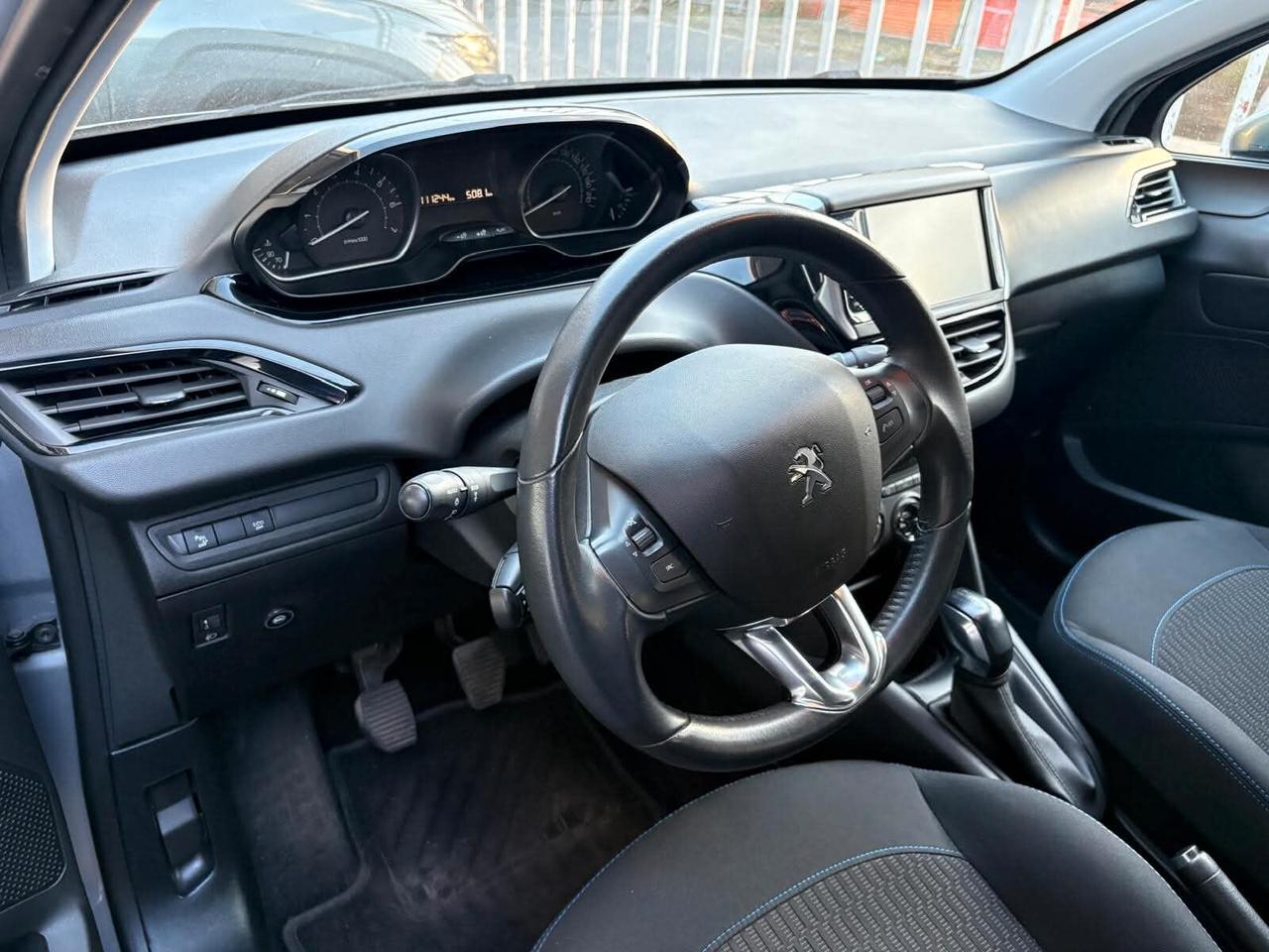 Peugeot 208 PureTech 82 5 porte Signature