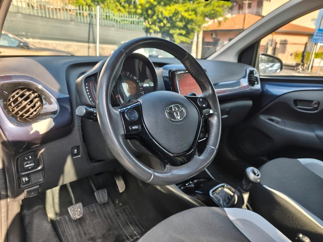Toyota Aygo 1.0 VVT-i 69 CV 5 porte x-clusiv