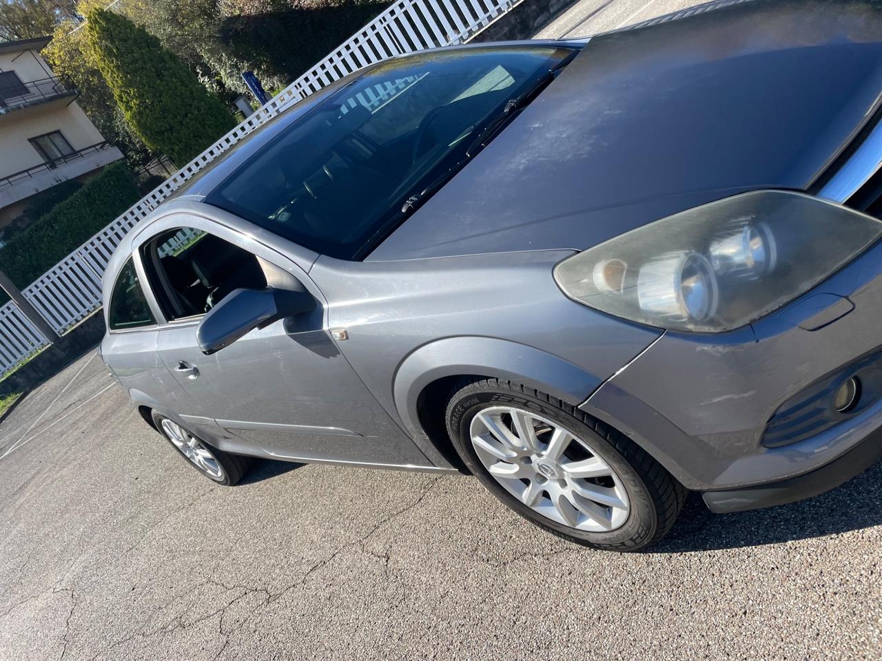 Opel Astra GTC 1.7 CDTI