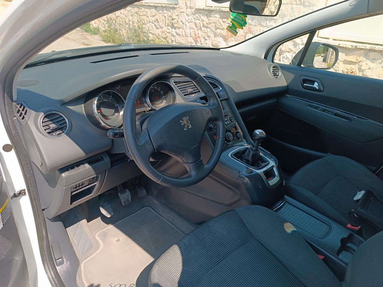 Peugeot 5008 1.6 HDi 115CV Active"accetto permuta"