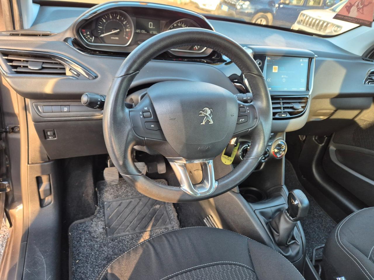 Peugeot 208 PureTech 82 5p. GPL Allure