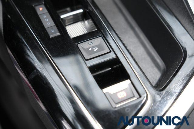 PEUGEOT 3008 HYBRID4 300 E-EAT8 ALLURE PACK