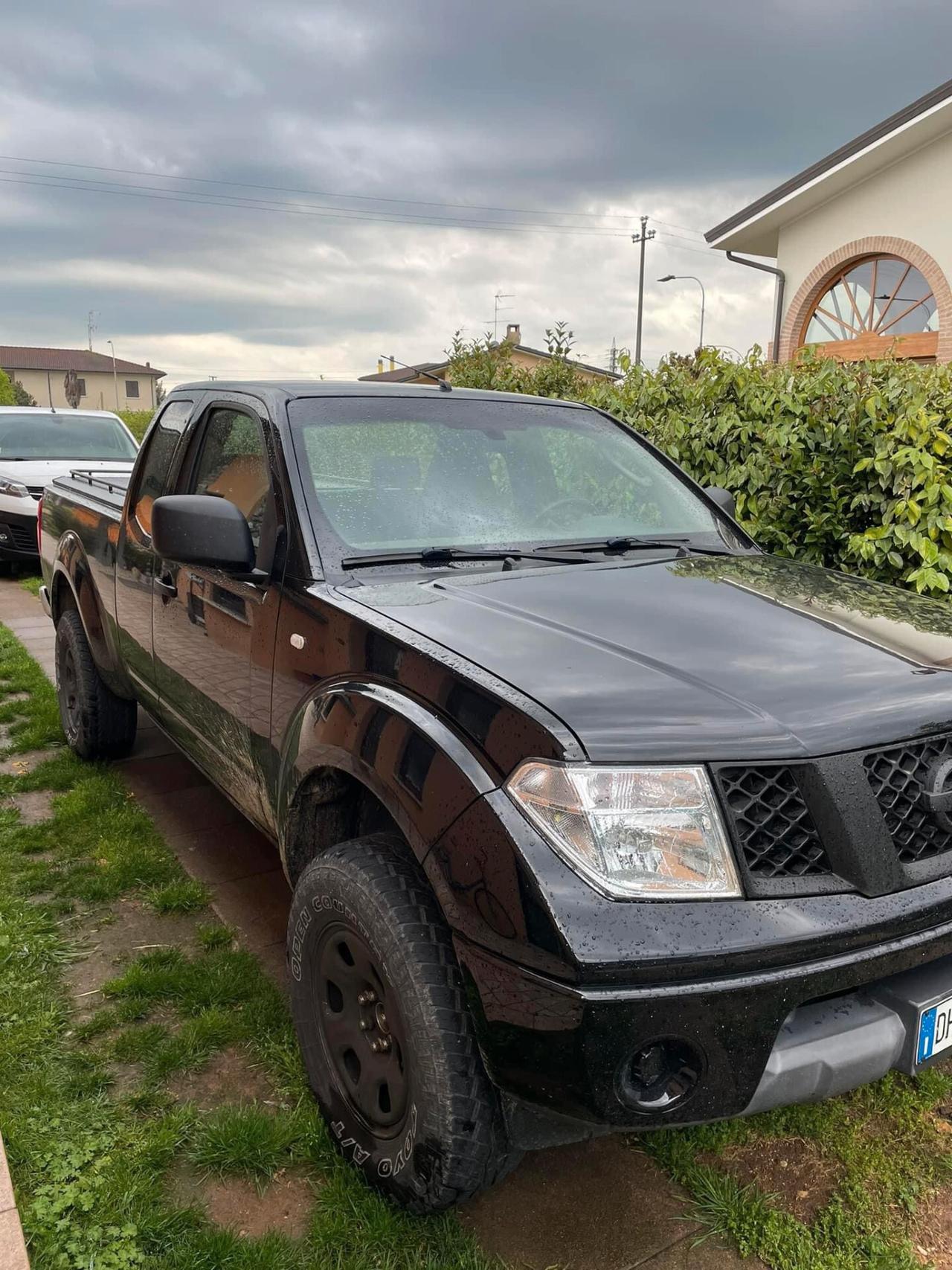 Nissan Navara 2.5 dCi 2 pikap