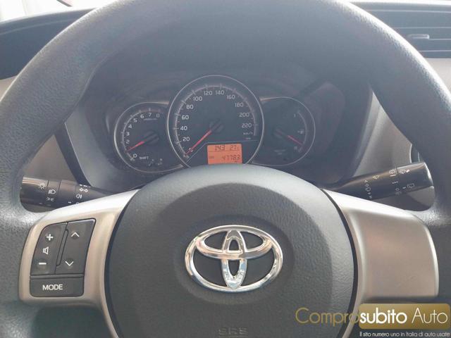 TOYOTA Yaris 1.0 5 porte Lounge ( Garanzia 12 Mesi)