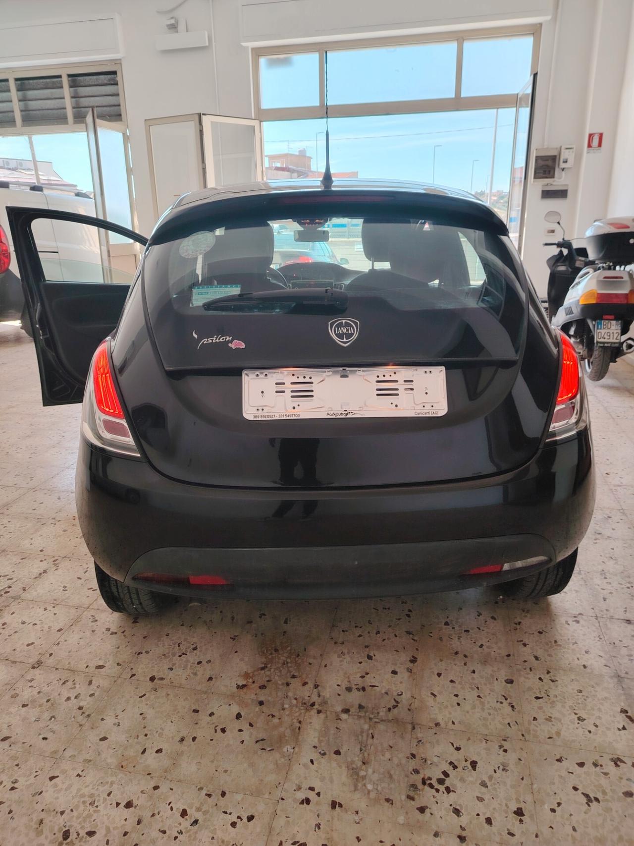 Lancia Ypsilon 1.2 69 CV 5 porte Elefantino