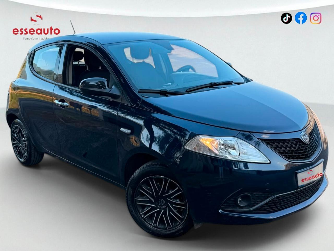 Lancia Ypsilon 1.0 FireFly 5 porte S&S Hybrid Ecochic Gold