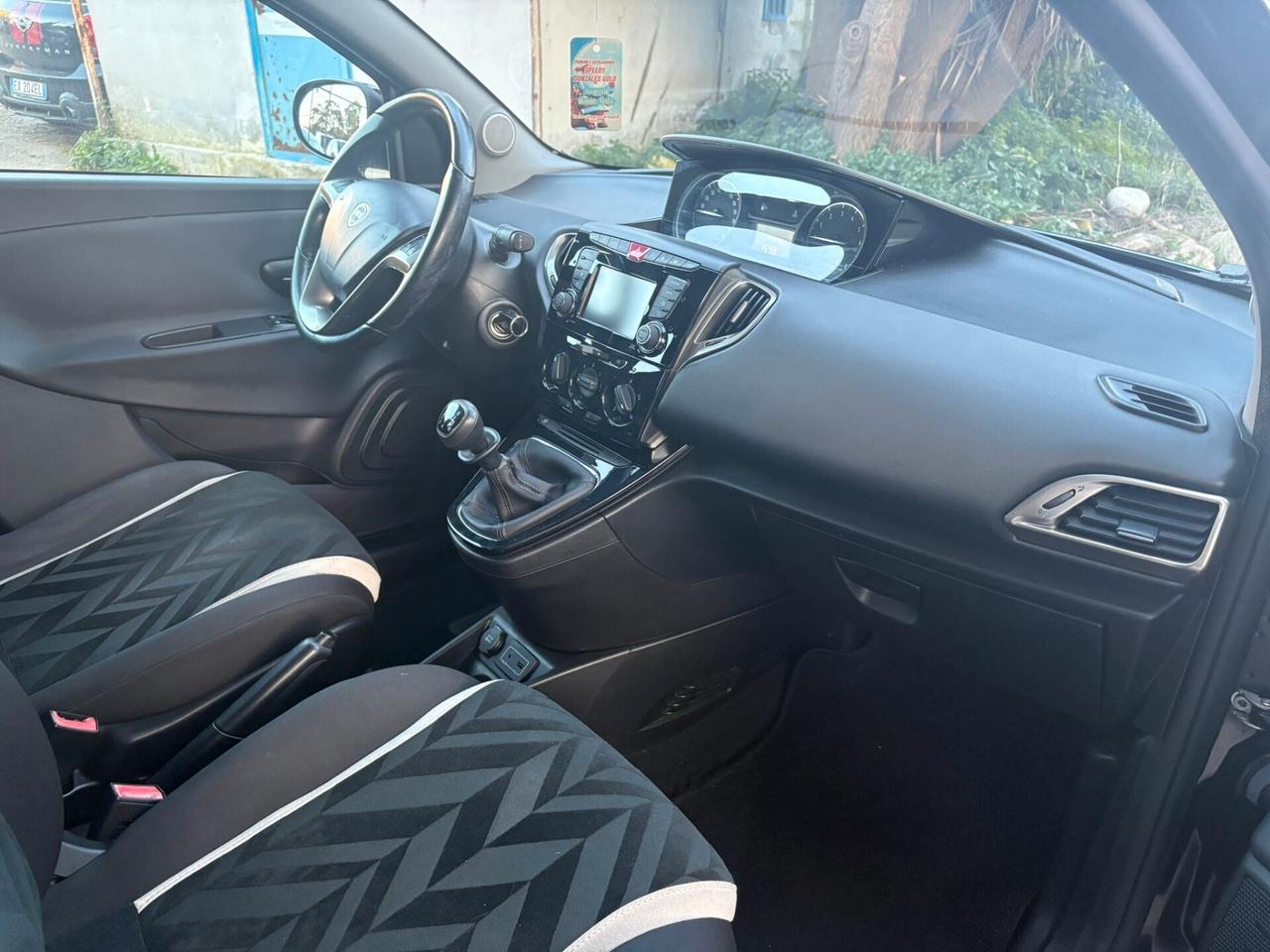 LANCIA YPSILON 1.2 GPL ECOCHIC Gold - 2015