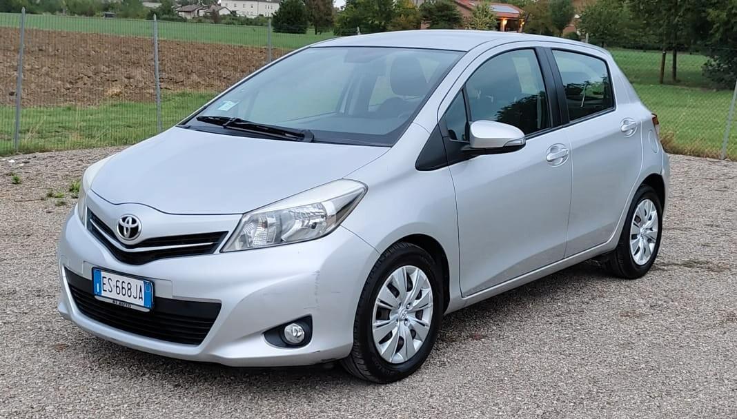 Toyota Yaris 1.4 D-4D 5 porte Lounge