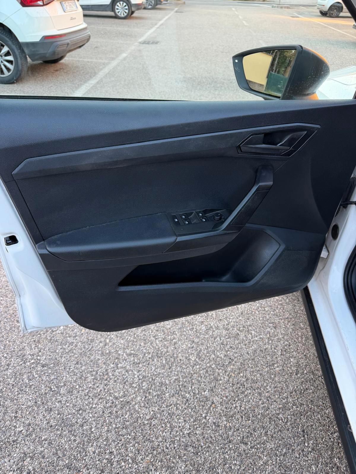 SEAT Arona 1.0 TGI - NEOPATENTATI - 12 MESI DI GARANZIA -