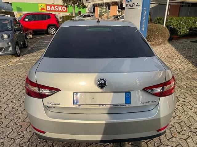 SKODA Superb 2.0 TDI DSG Style