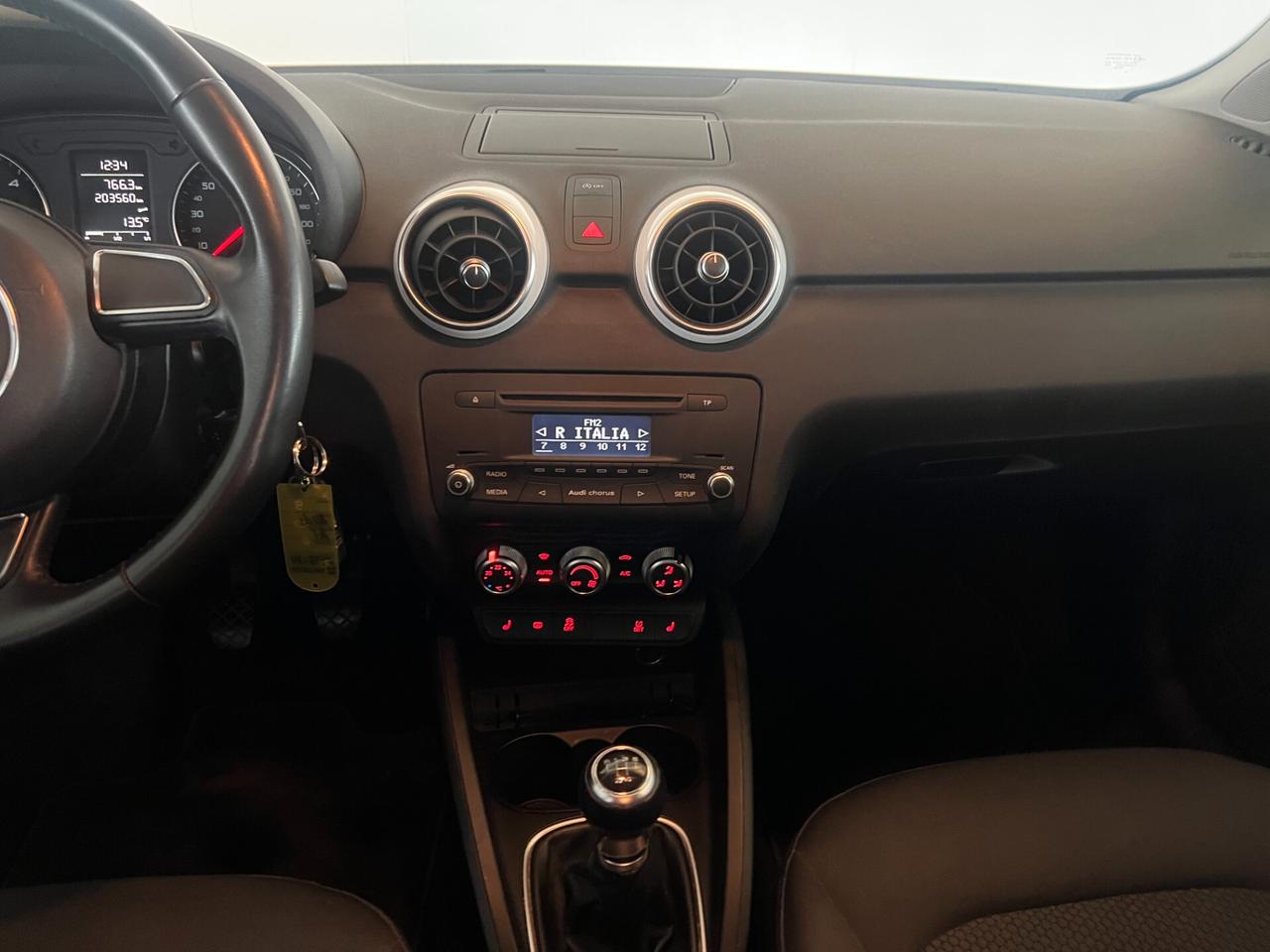 Audi A1 spb 1.6 tdi 90 cv S-LINE ESTERNO OK NEOPATENTATI