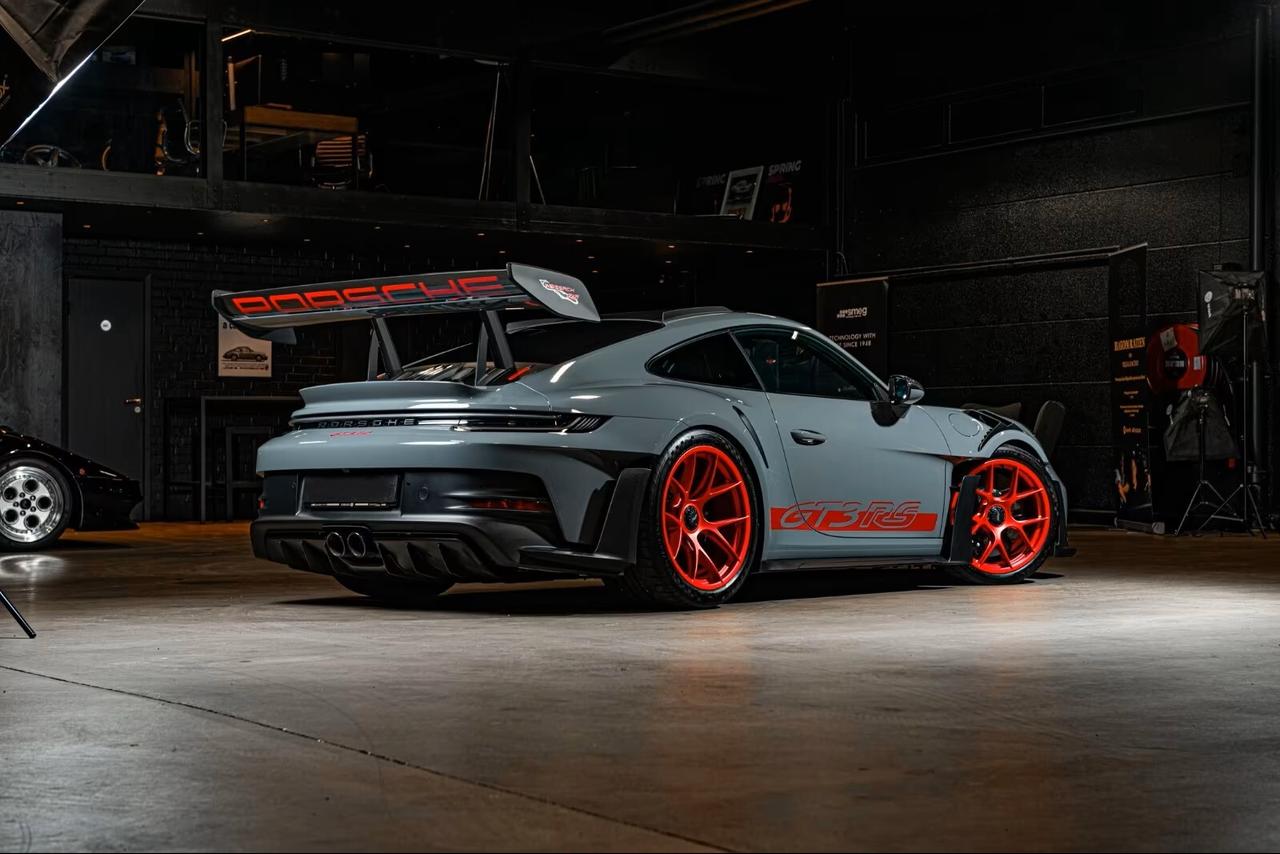 Porsche 911 GT3 RS Weissach