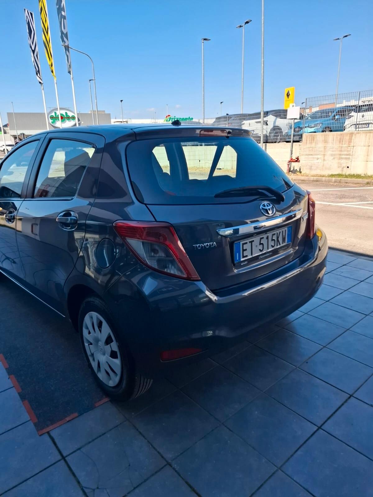 Toyota Yaris 1.4 D-4D 5 porte Lounge