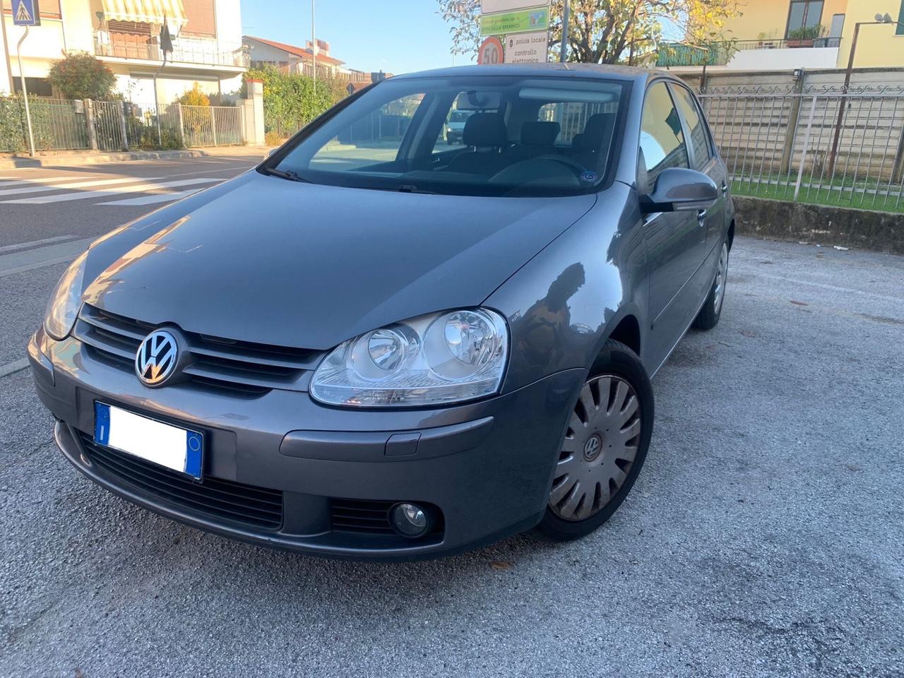 Volkswagen Golf 5a serie 1.9 TDI DPF 5p. Sportline