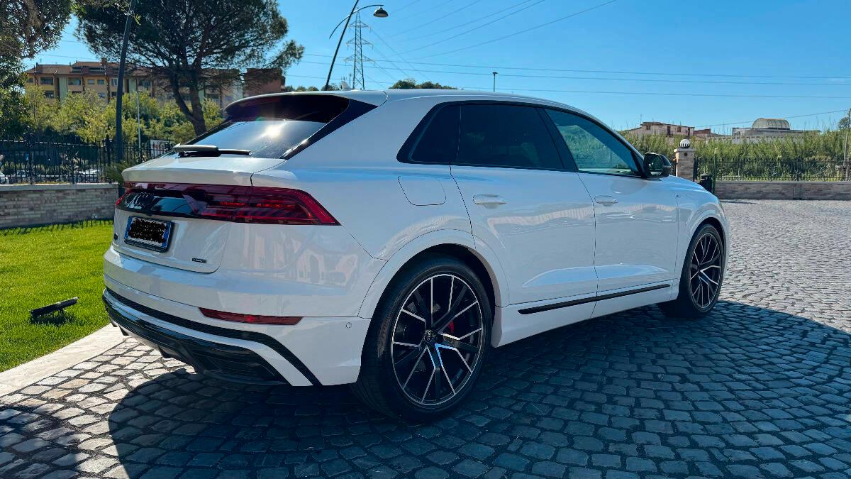 Audi Q8 55 3.0 tfsi mhev Sport quattro tiptronic