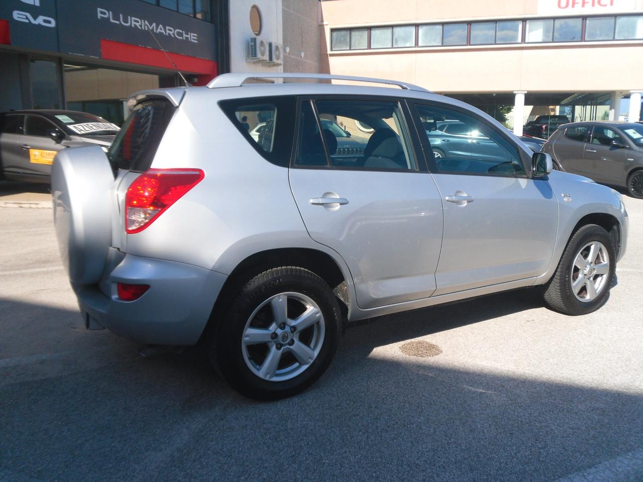 Toyota RAV 4 RAV4 2.2 D-4D 136 CV Sol