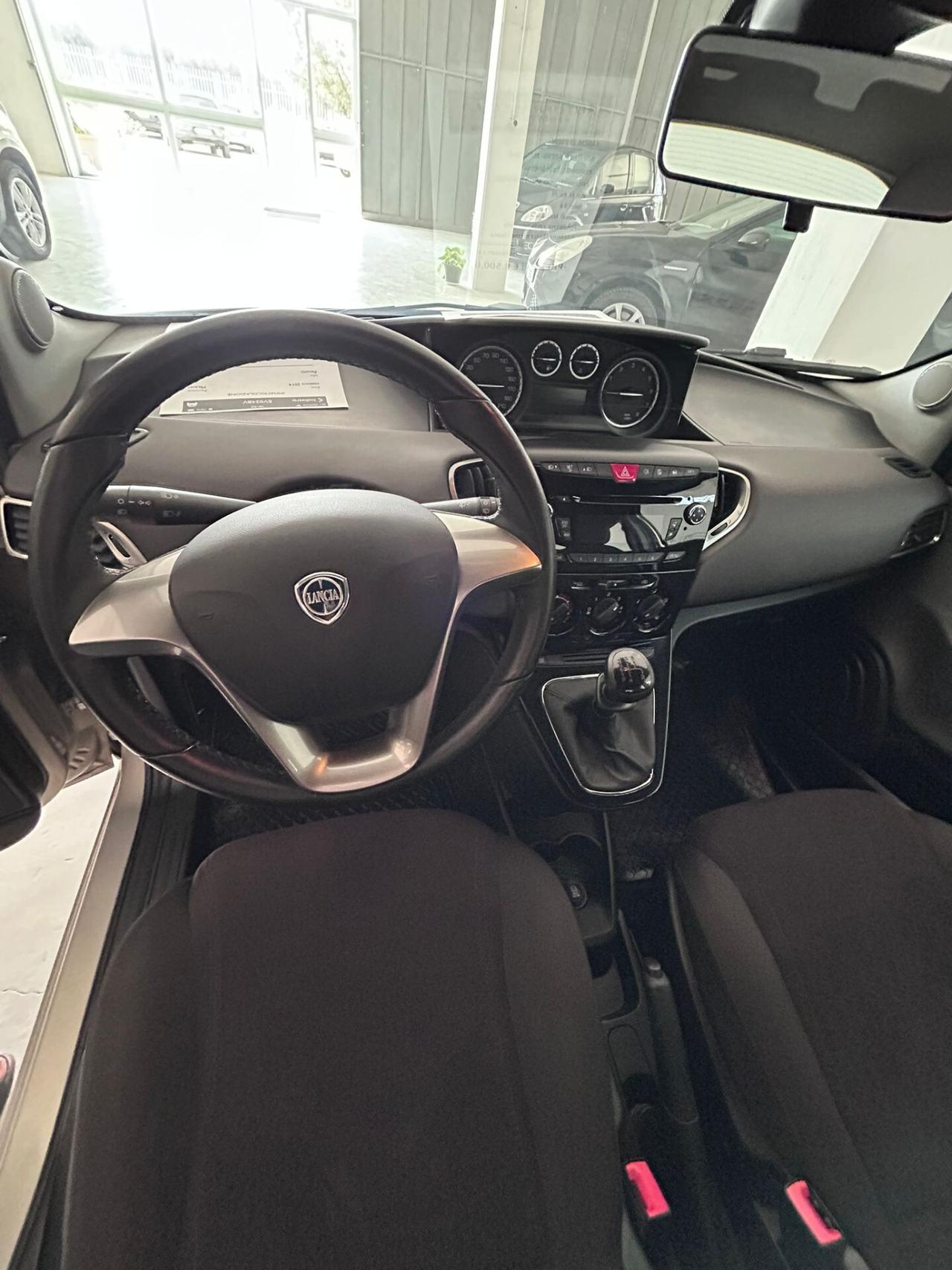 Lancia Ypsilon 1.2 69 CV 5 porte S&S Silver