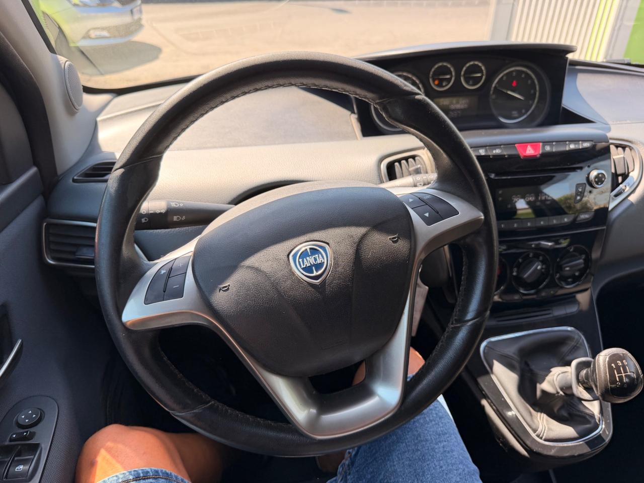 Lancia Ypsilon 1.2 69 CV 5 porte Platinum 130.000 KM