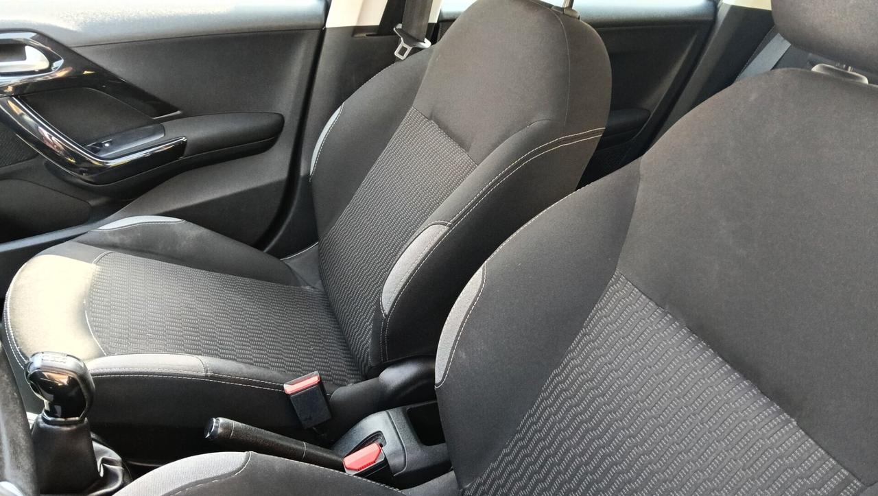 PEUGEOT 208 1.2 BENZ-GARANZIA FULL