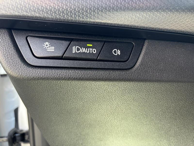 BMW X1 sdrive18d auto LED-NAVI-PELLE-18"