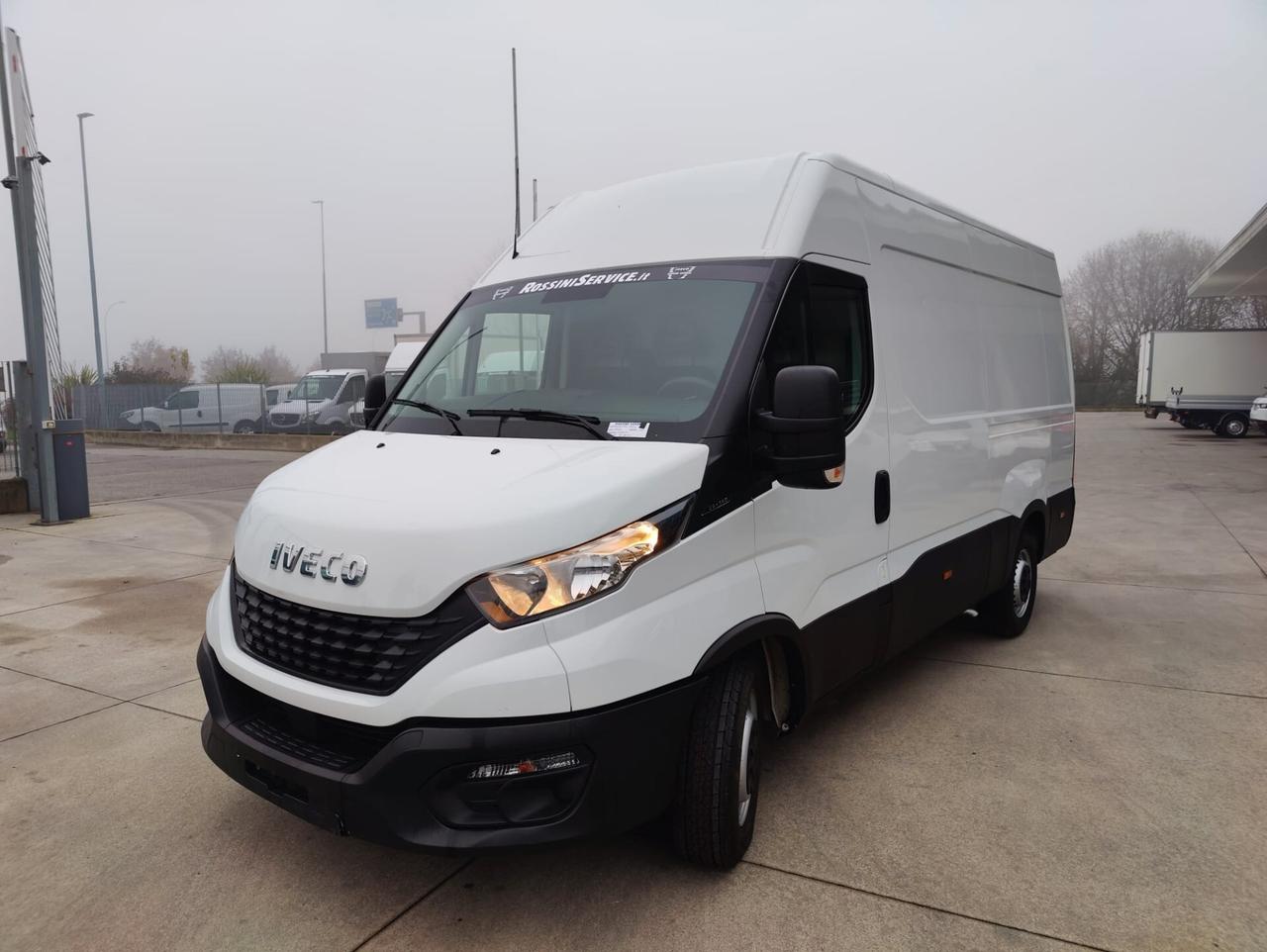 IVECO DAILY 35S14 LH2 FURGONE STANDARD EURO6 PASSO MEDIO