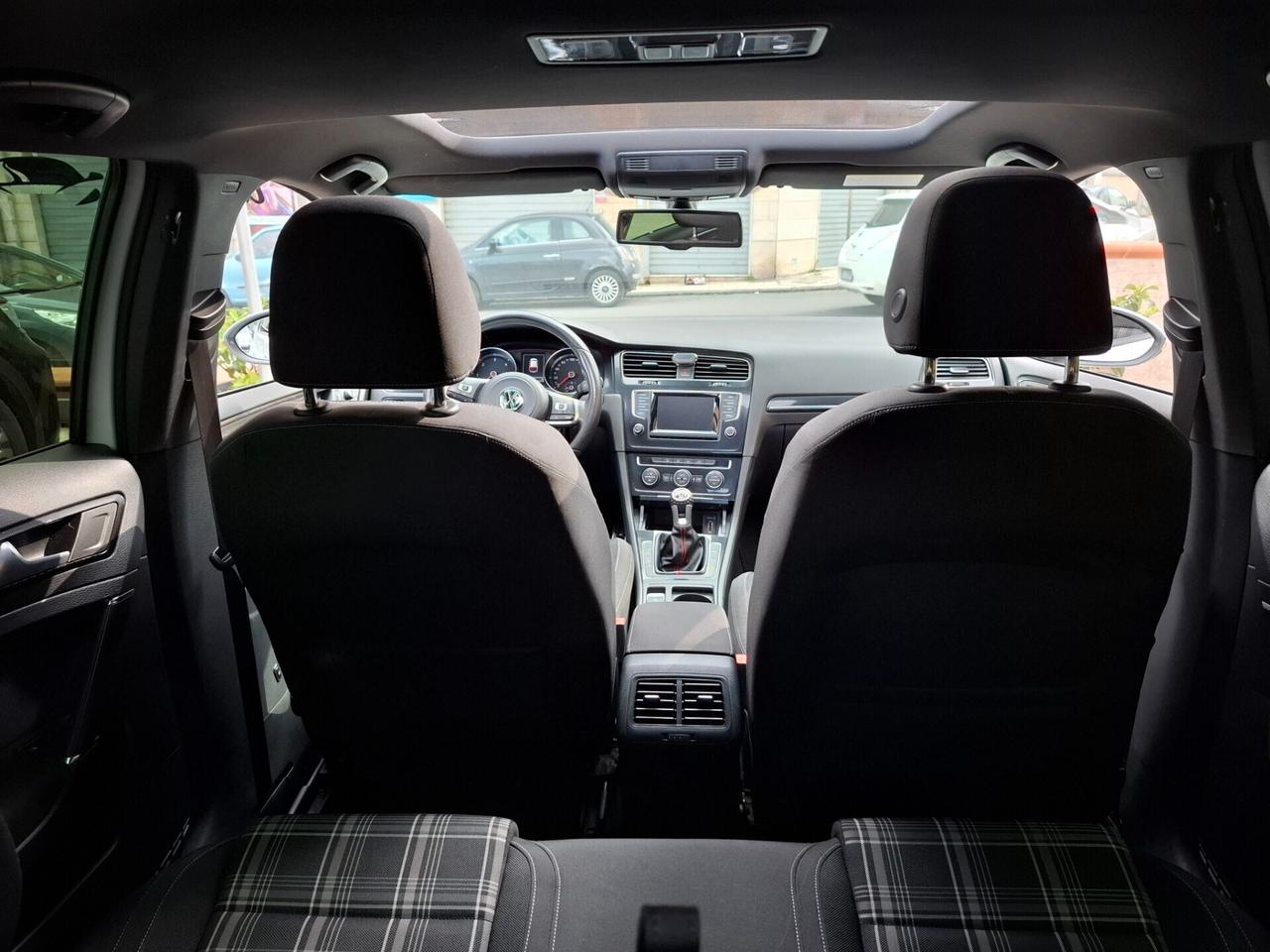 Volkswagen Golf - 2.0 TDI GTD PANO