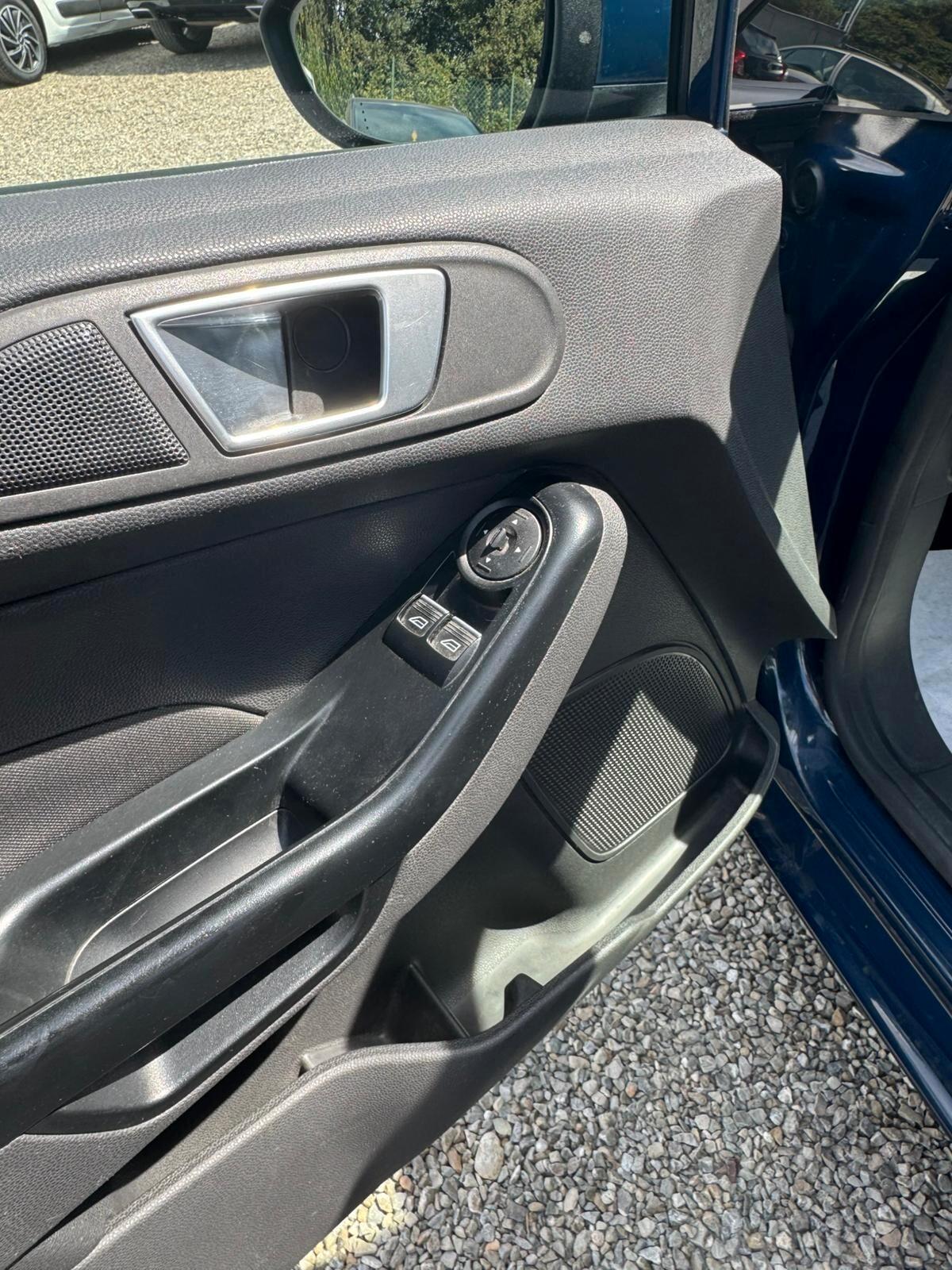 Ford Fiesta 1.5 TDCi 75CV 5 porte Black & White Edition EURO 6B