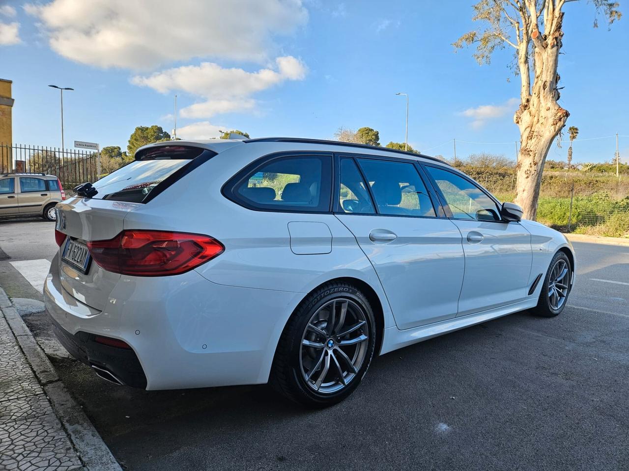 BMW SERIE 5 Msport 518D Touring 150CV