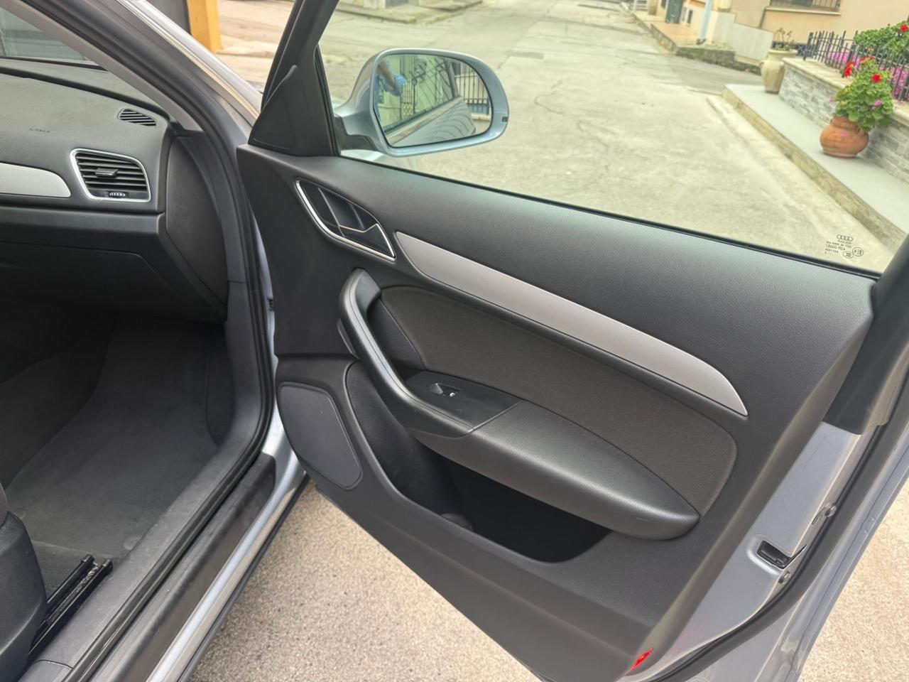 Audi Q3 2.0 TDI Advanced 140 cv
