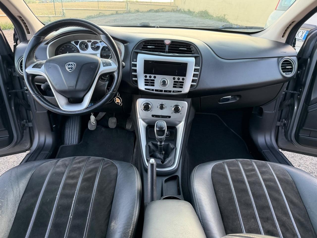 Lancia Delta 1.6 MJT DPF 105 CV Silver