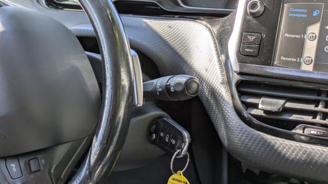 PEUGEOT 2008 1.6cc 92cv CAMBIO AL VOLANTE SENS PARK ANT/POST