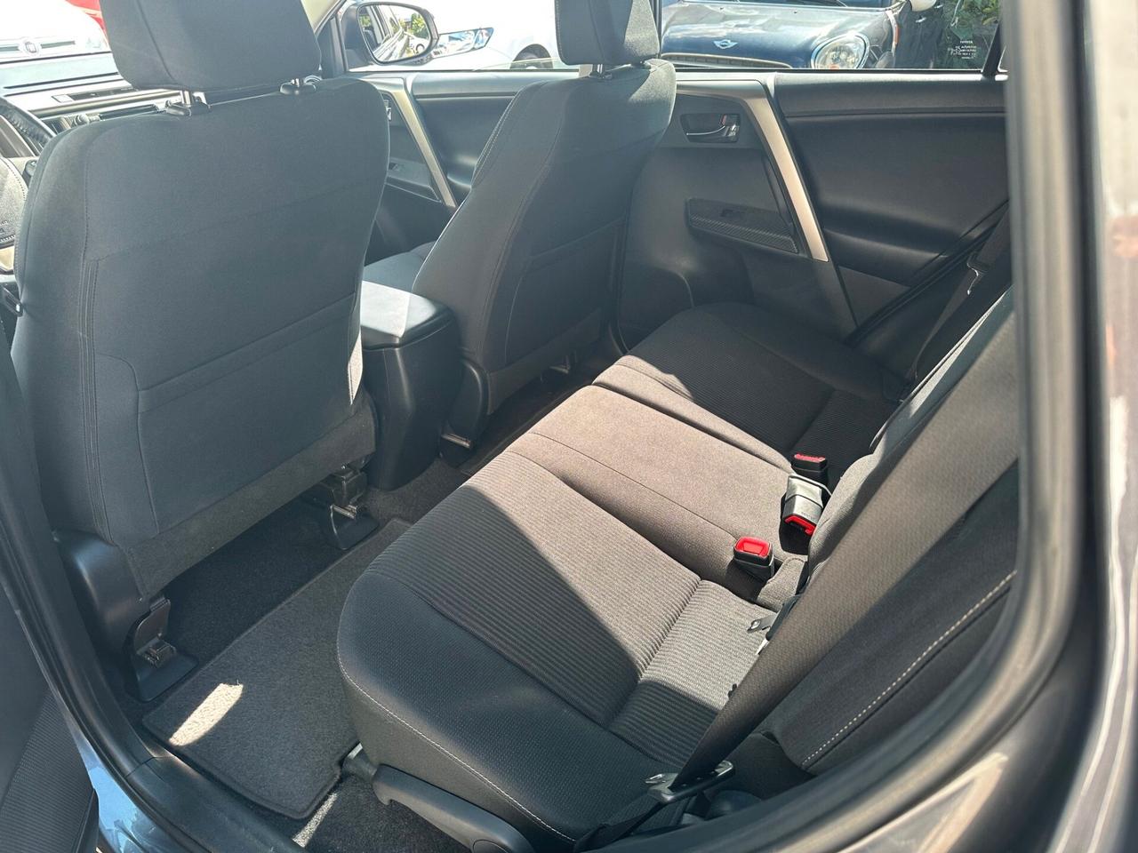 Toyota RAV 4 RAV4 2.0 D-4D 2WD*EURO5*NAVI*CERCHI
