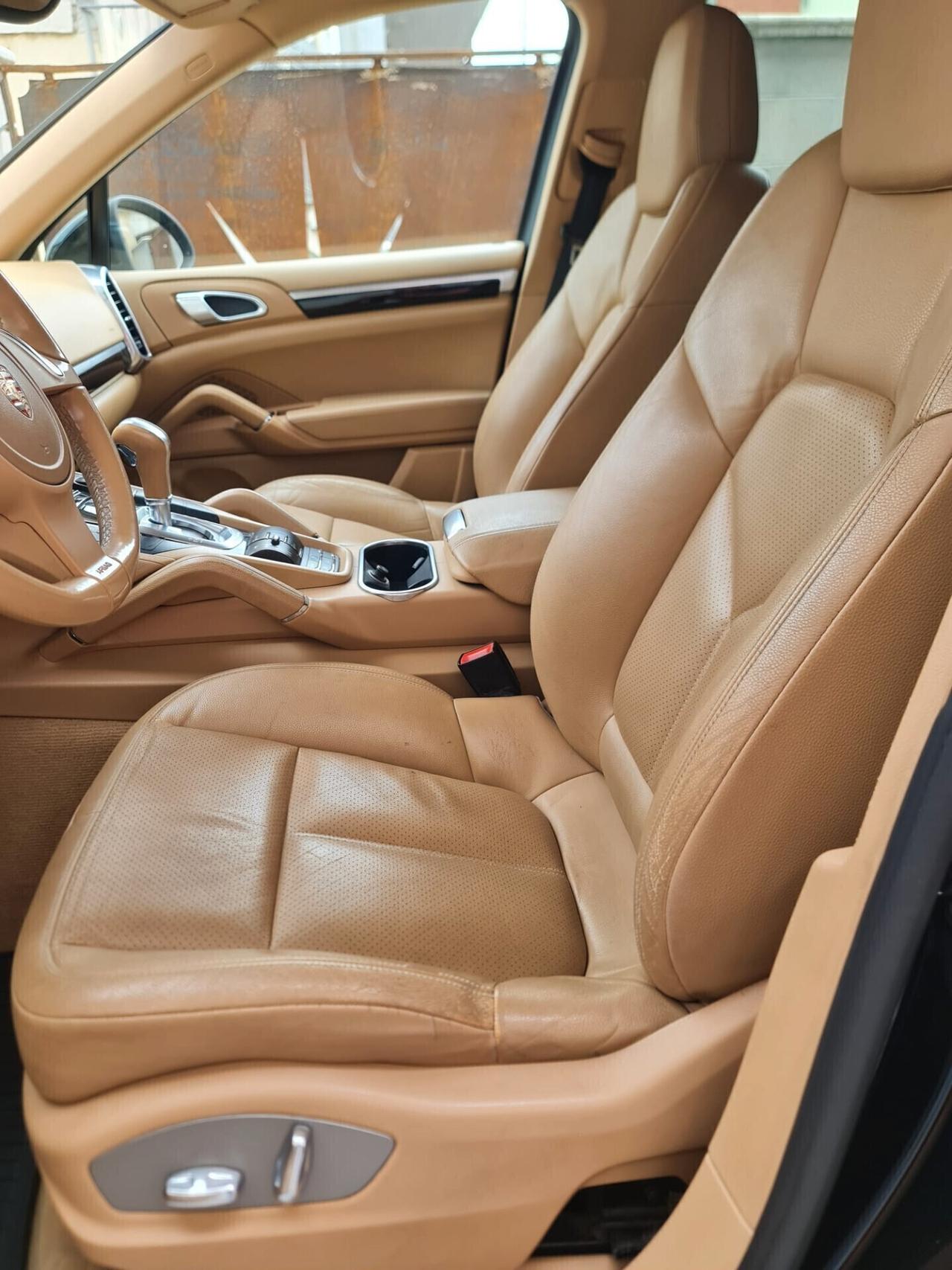 PORSCHE CAYENNE 3.0 V6 TDI 245cv NAVY PELLE TEL !!!