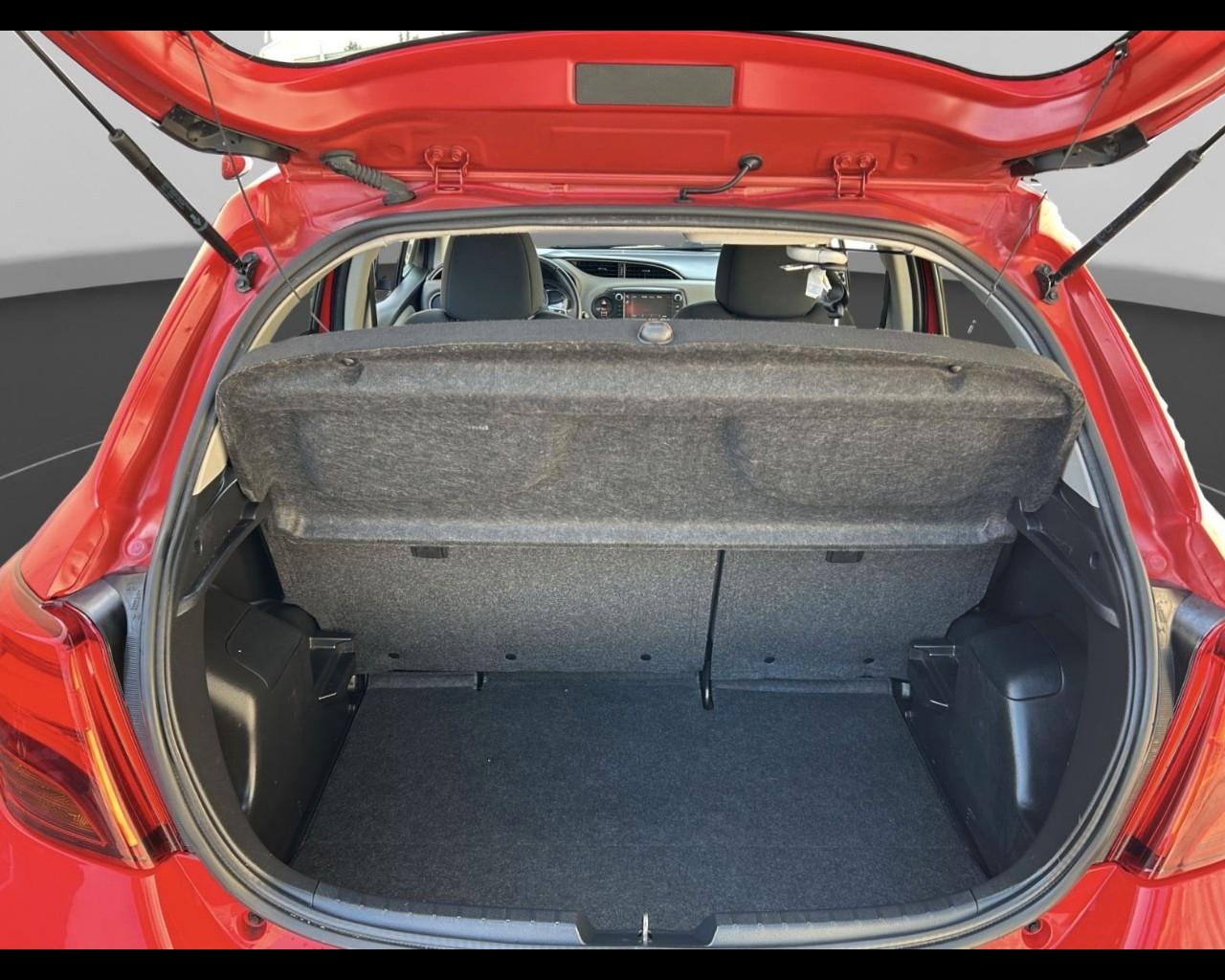 TOYOTA Yaris III 2015 - Yaris 5p 1.0 Lounge