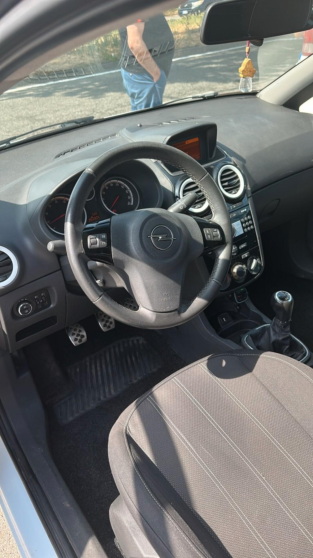 Opel Corsa 1.2 85CV 3 porte GPL-TECH b-color