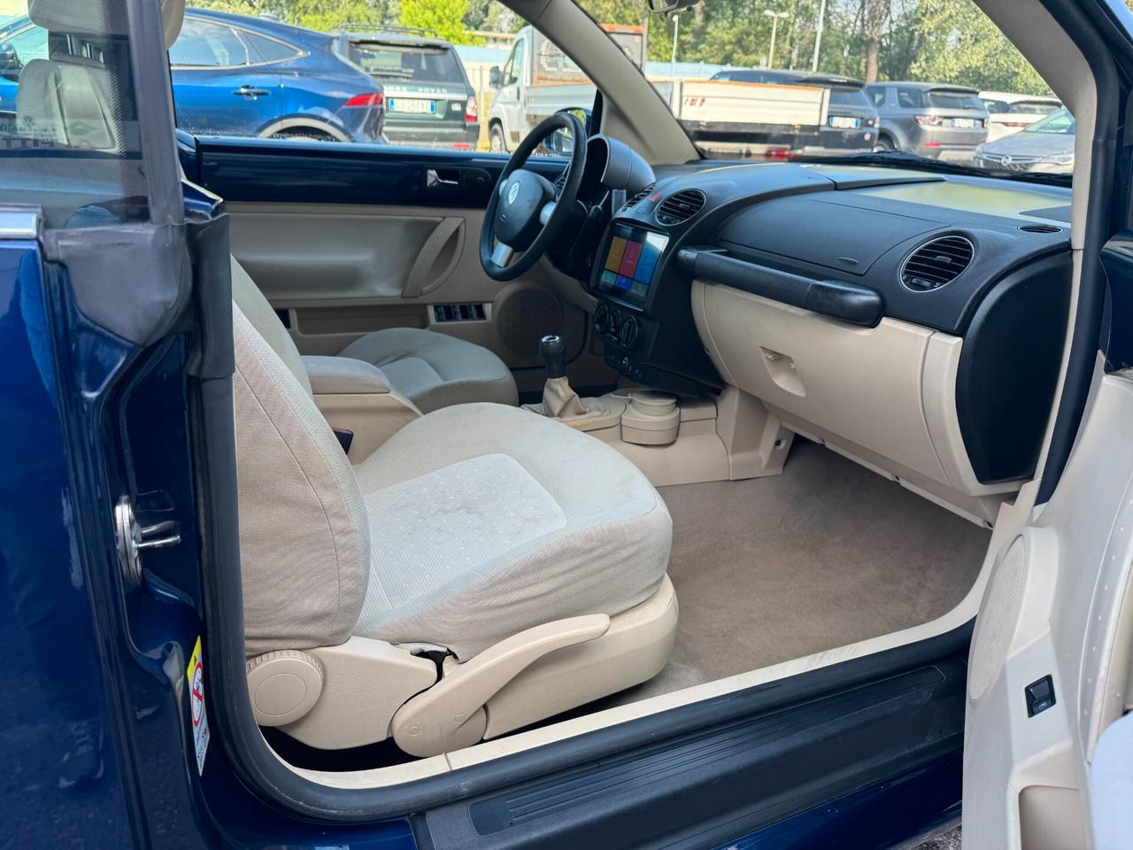 Volkswagen New Beetle 1.6 Cabrio