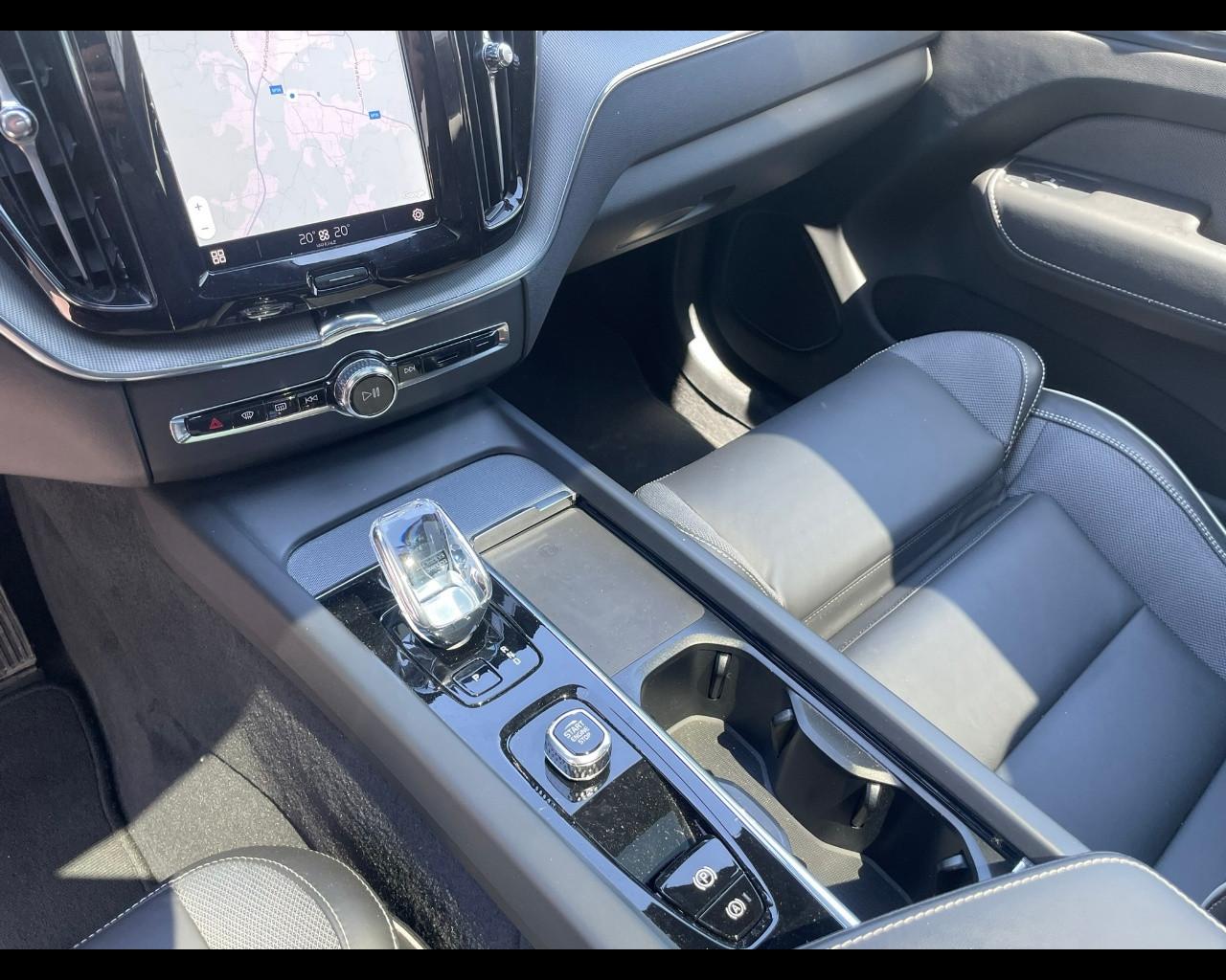 VOLVO XC60 (2017-->) - XC60 T6 Plug-in hybrid AWD automatico Ultra Black Edition