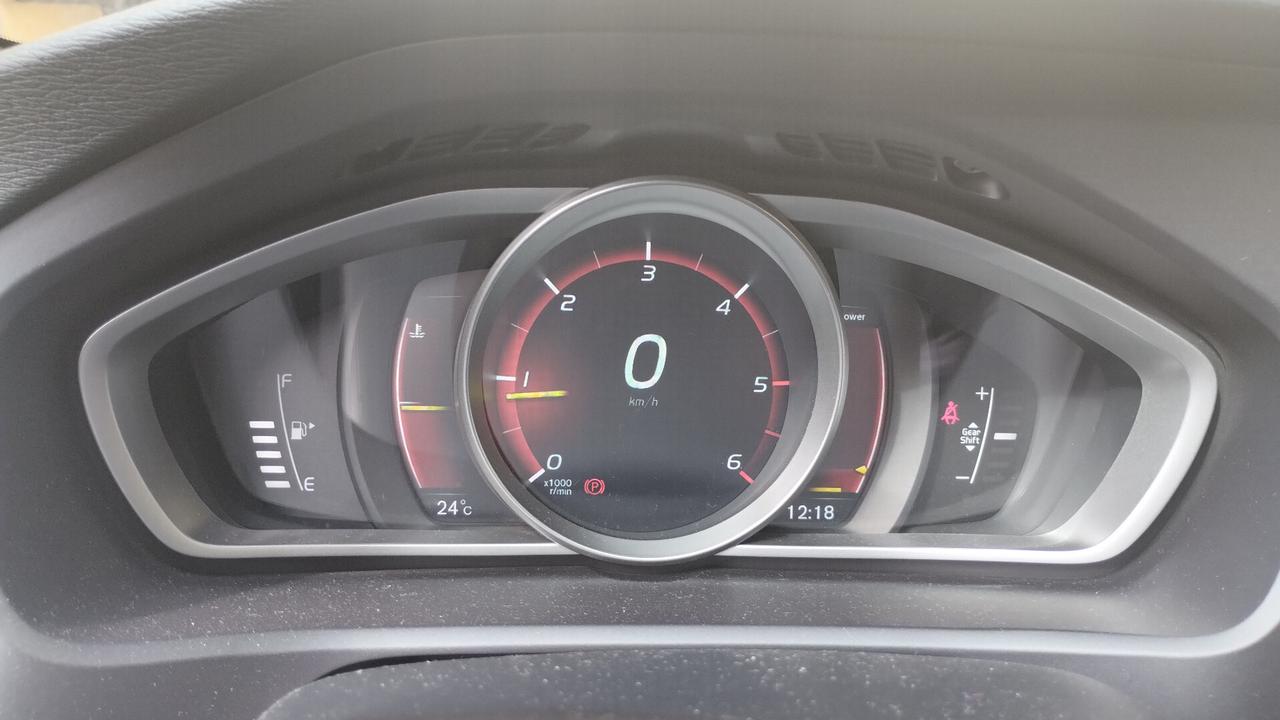 Volvo V40 D2 R-design