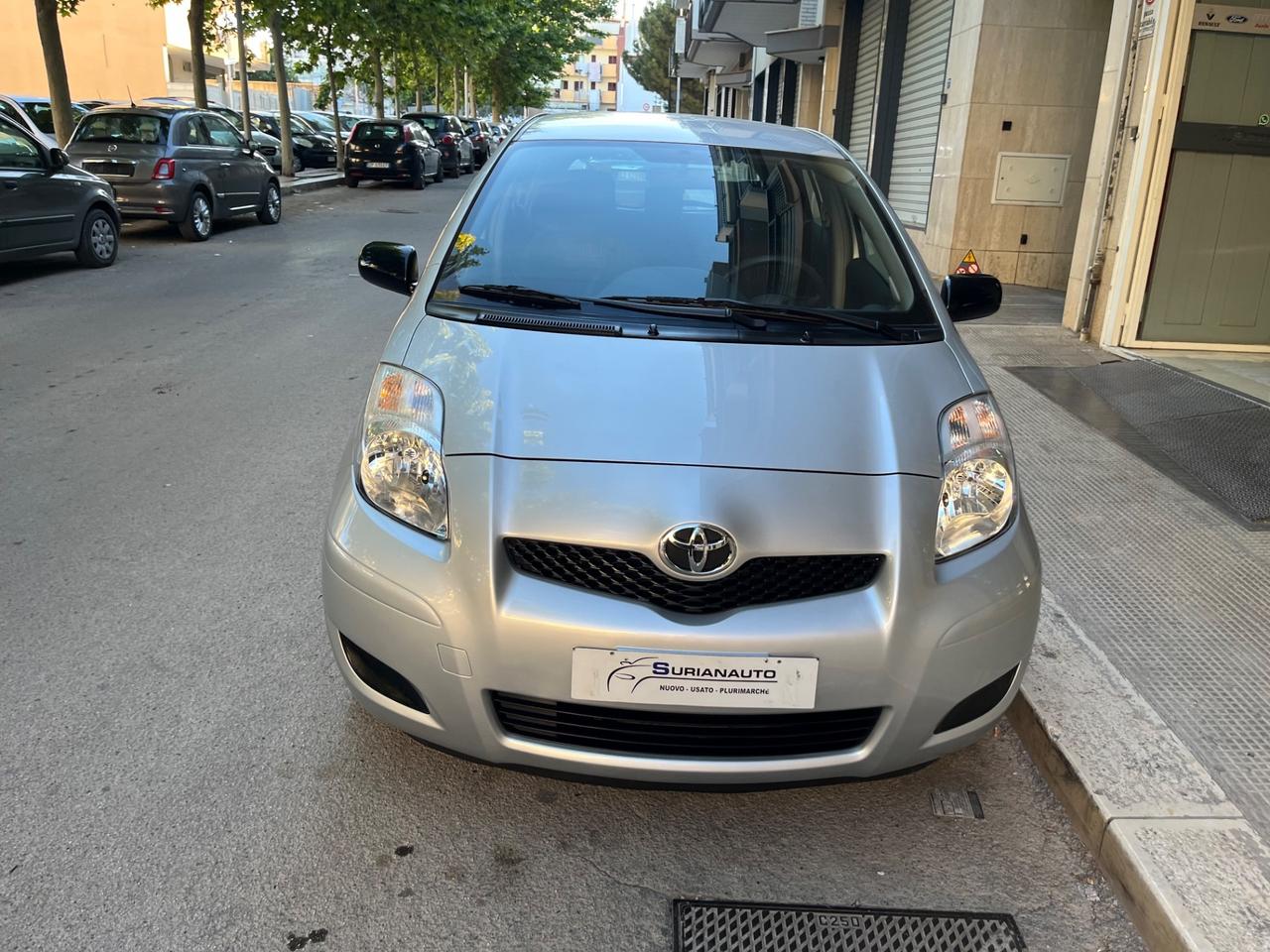 Toyota Yaris 1.0 3 porte Sol