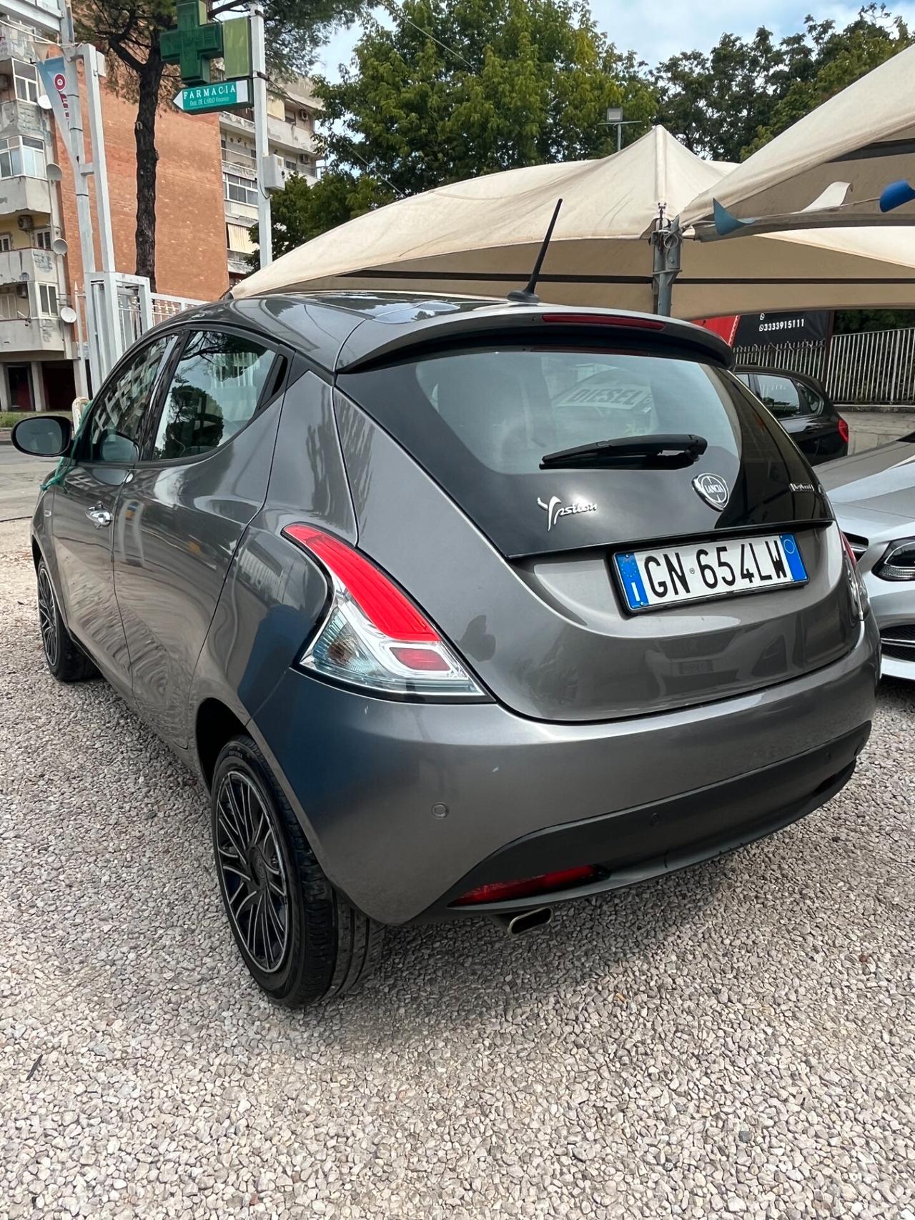 LANCIA YPSILON 1000 IBRIDA 47000 KM CERTIFICATI 1 PROPRIETARIO 2023