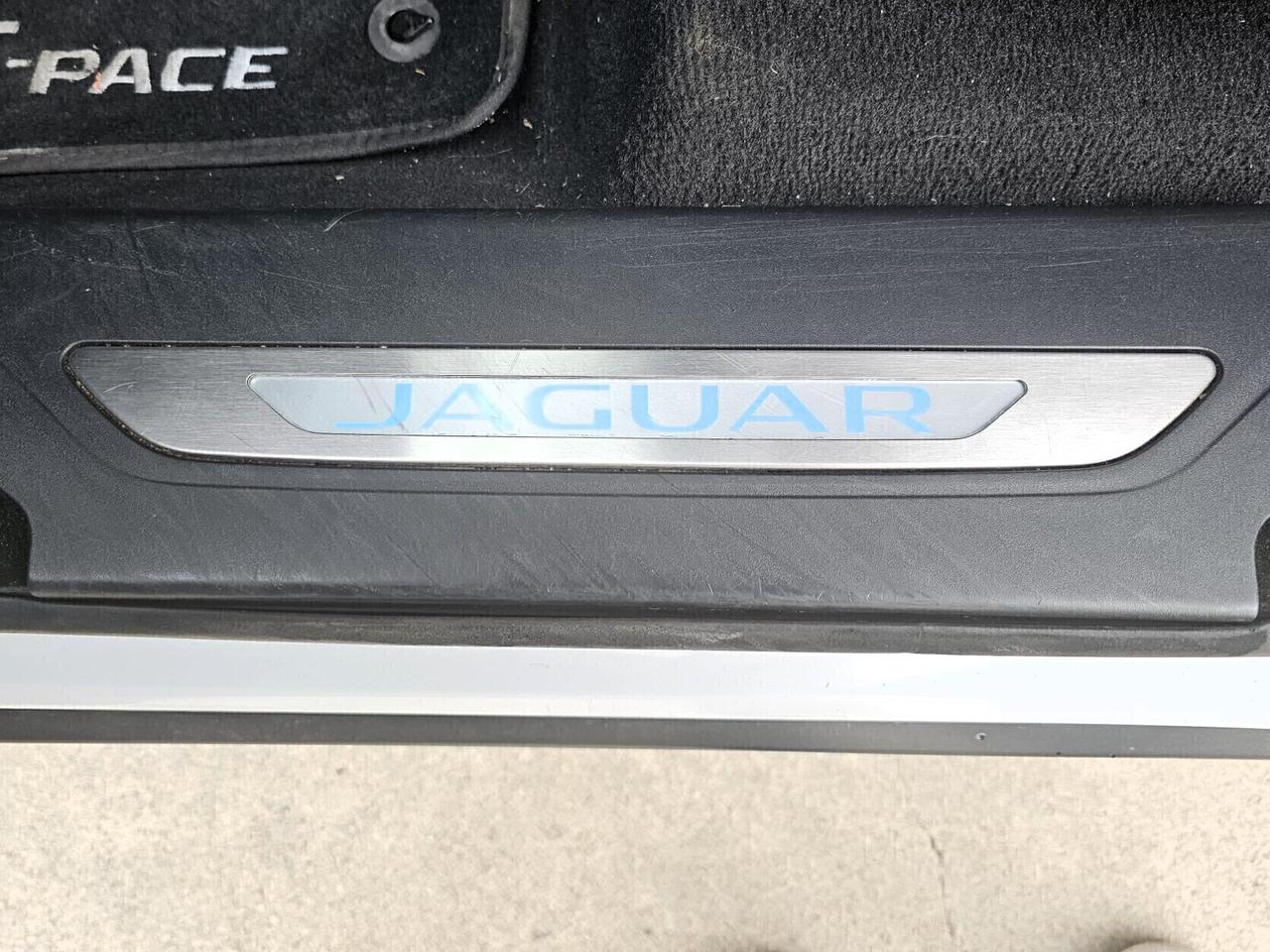 Jaguar F-Pace 2.0 D 180 CV AWD aut. Pure