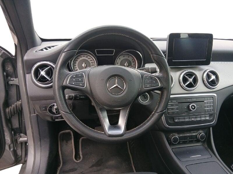 Mercedes-Benz GLA GLA 200 Premium auto