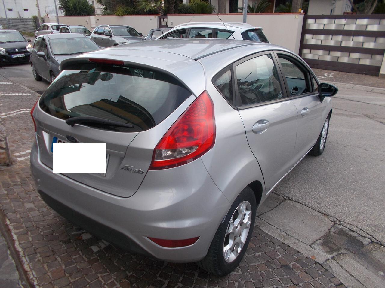 Ford Fiesta 1.4 TDCi 68CV 5 porte Titanium