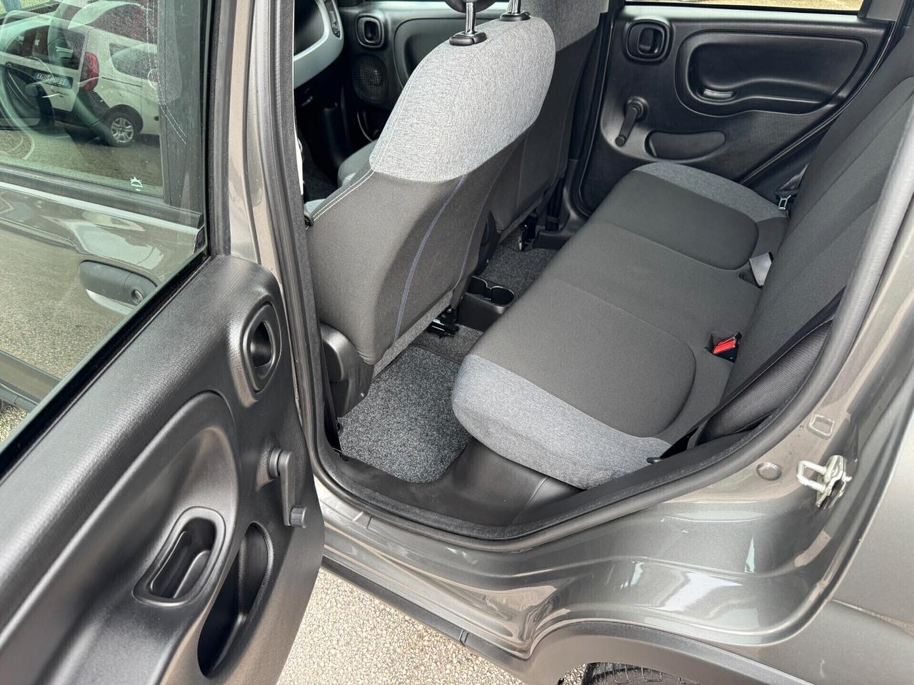 Fiat Panda 1.0 Lounge S&S Hybrid Red