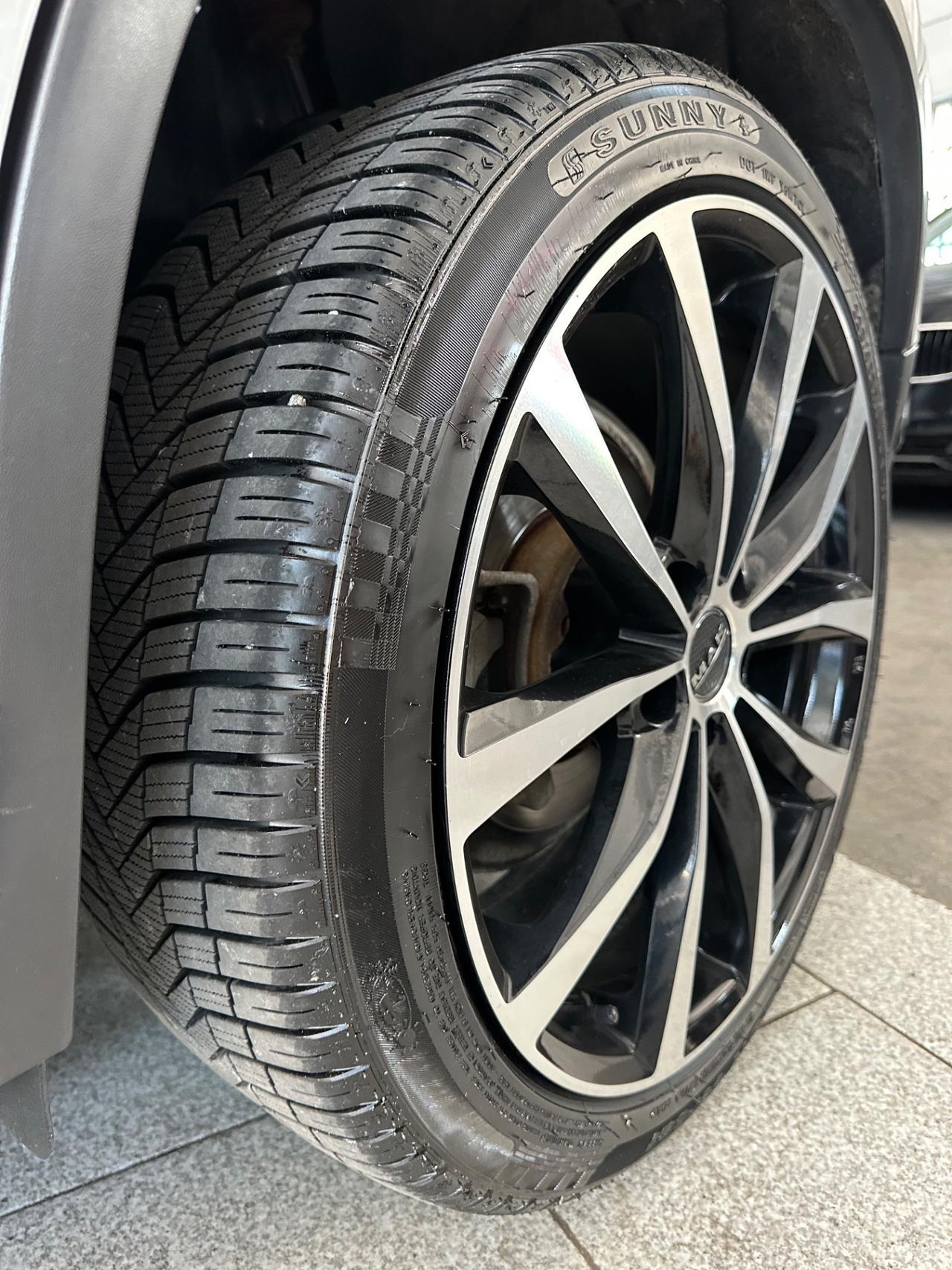 Volkswagen Tiguan 2.0 TDI Plus 140 CV Sport & Style BlueMotion Tech.