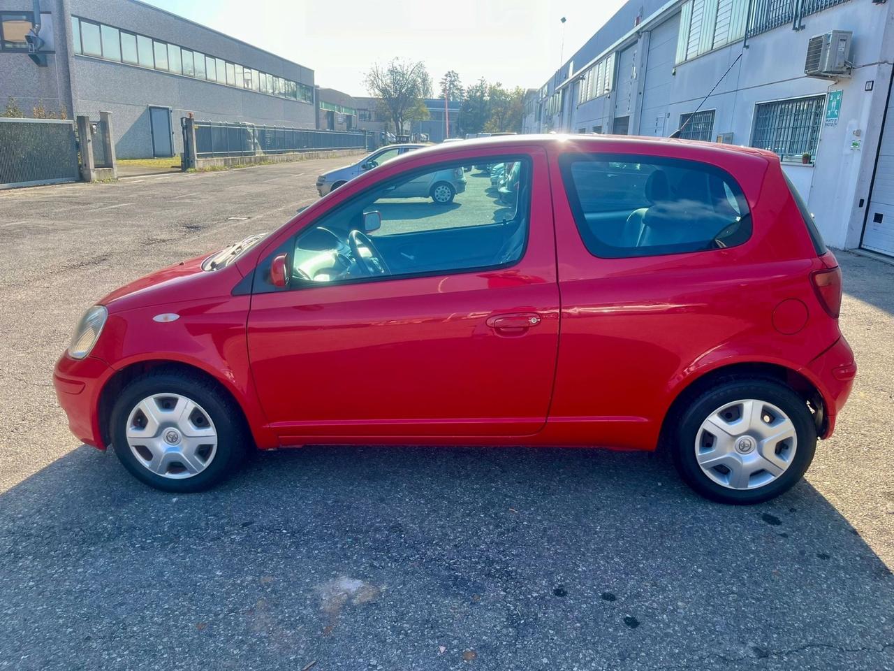 Toyota Yaris 3p. 1.0gpl 2004 174.000km per neopatentati