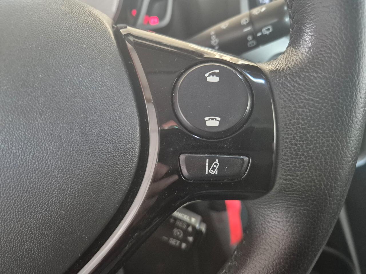 Toyota Aygo Connect 1.0 VVT-i 72 CV 5 porte x-play
