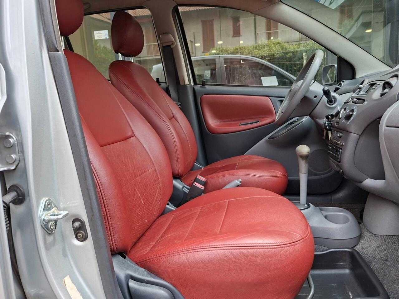 Toyota Yaris Yari 1.3 Sol auto, unico proprietario!