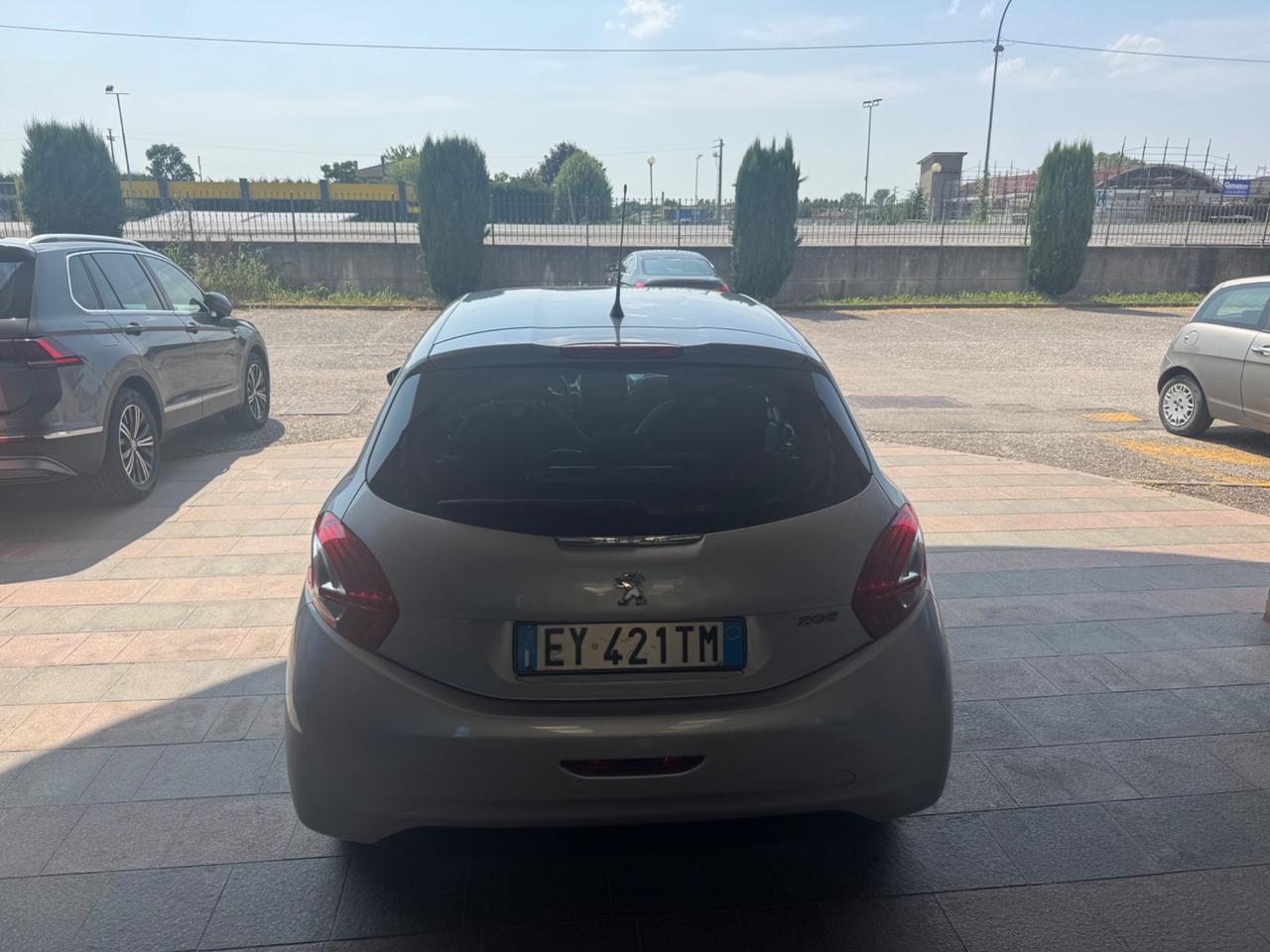 Peugeot 208 1.4 HDi 68 CV 5 porte Allure Neopatentati