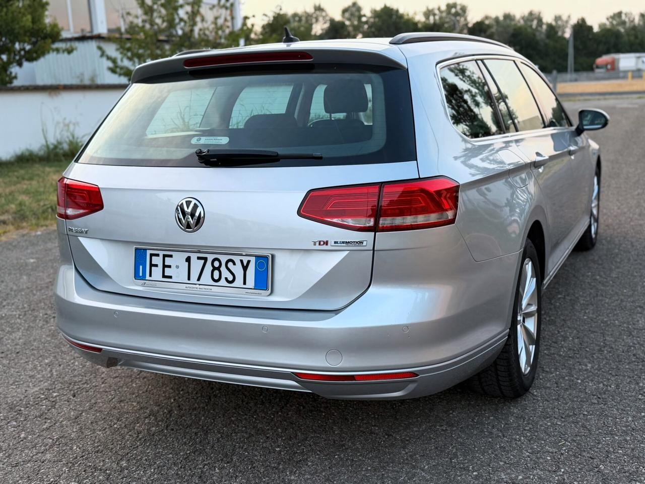 Volkswagen Passat 1.6 TDI DSG AUTOMATICO BlueMotion